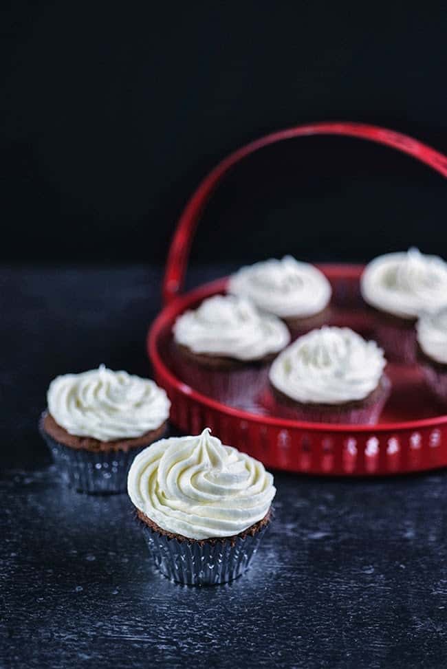 Christmas cupcakes with mascarpone frosting