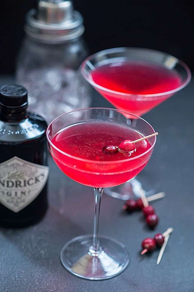 Gin cocktail with cranberry juice and elderflower liqueur