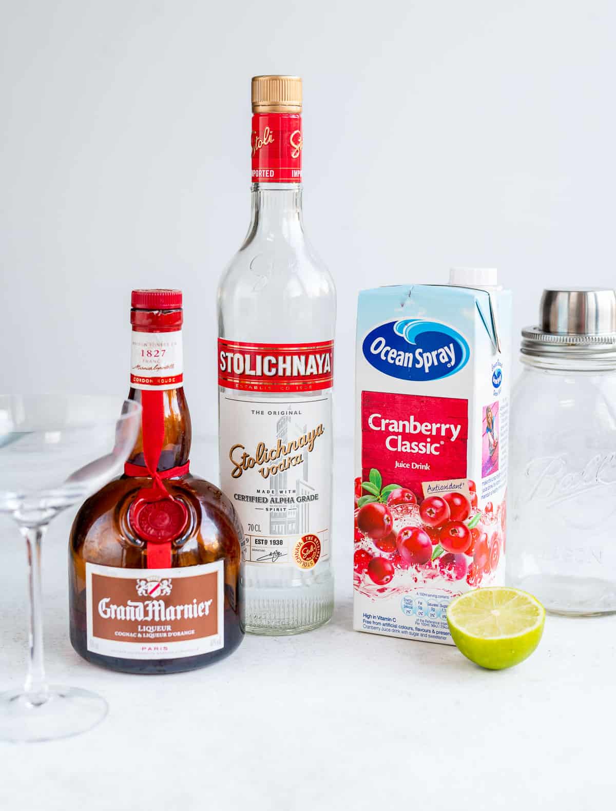 Cosmopolitan Ingredients: vodka, orange liqueur, cranberry juice and lime