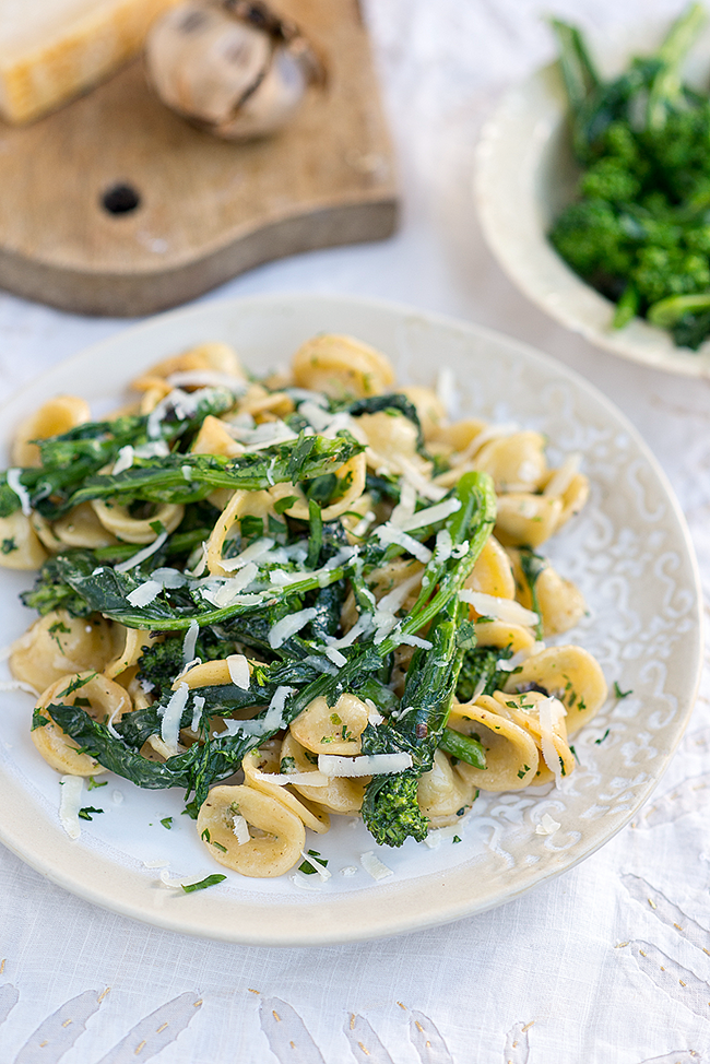 Spring pasta with sprouting broccoli and black garlic 
