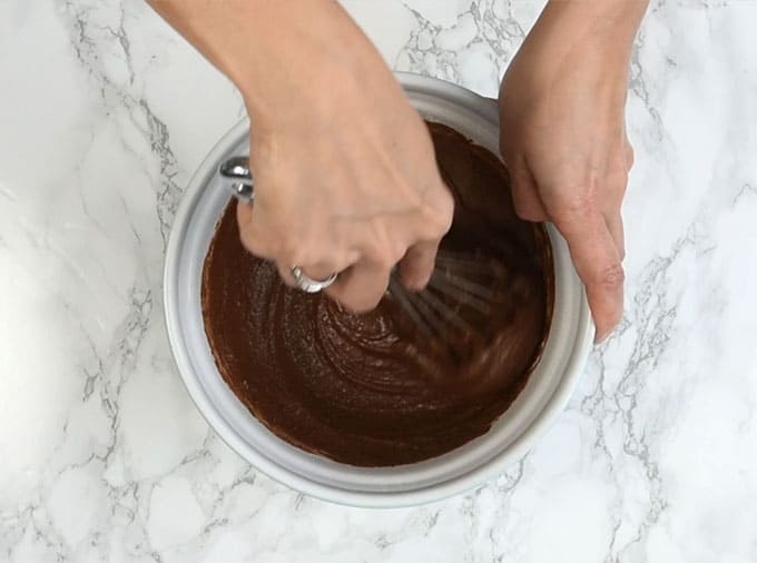 Vegan chocolate cake step by step