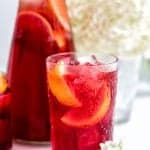 This hibiscus and redcurrant iced tea is ultra refreshing and naturally caffeine-free. Perfect for hydrating on hot days – just keep a big pitcher in the fridge.