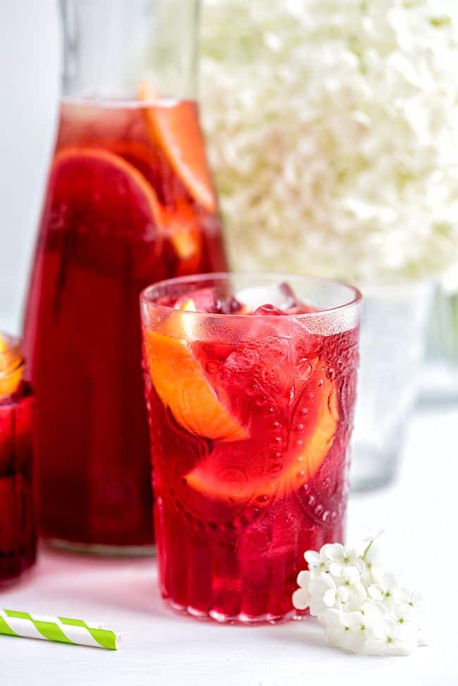 Hibiscus and redcurrant iced tea – a perfectly refreshing summer drink | Supergolden Bakes
