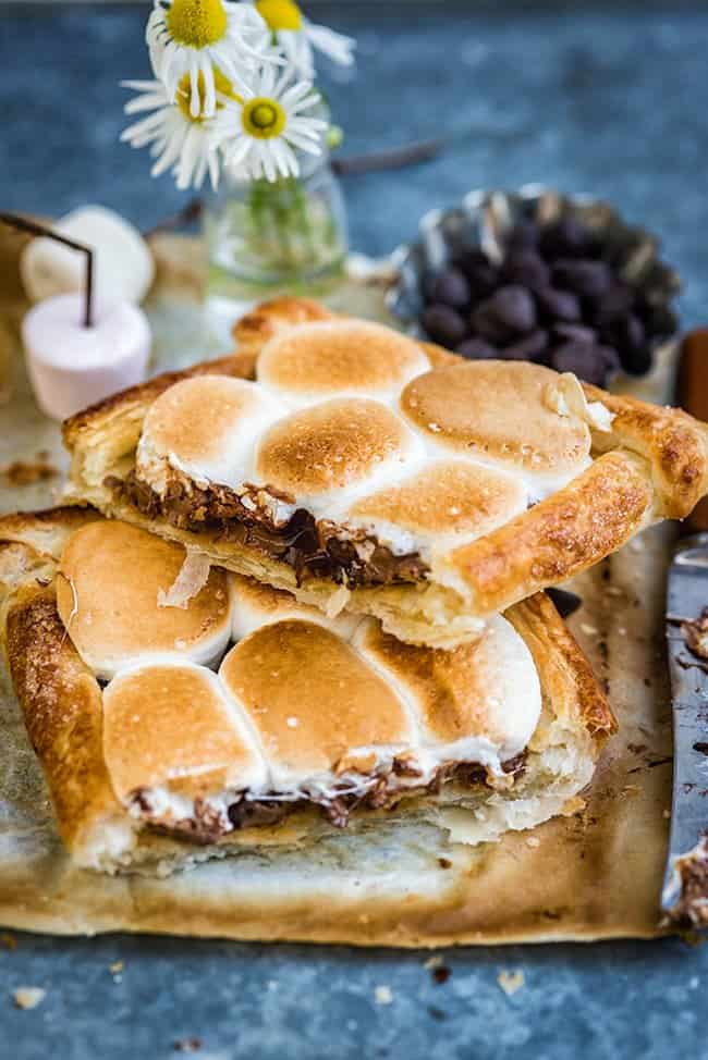 Three Ingredient Giant S'mores Tart – ready in less than 15 minutes and totally delicious.