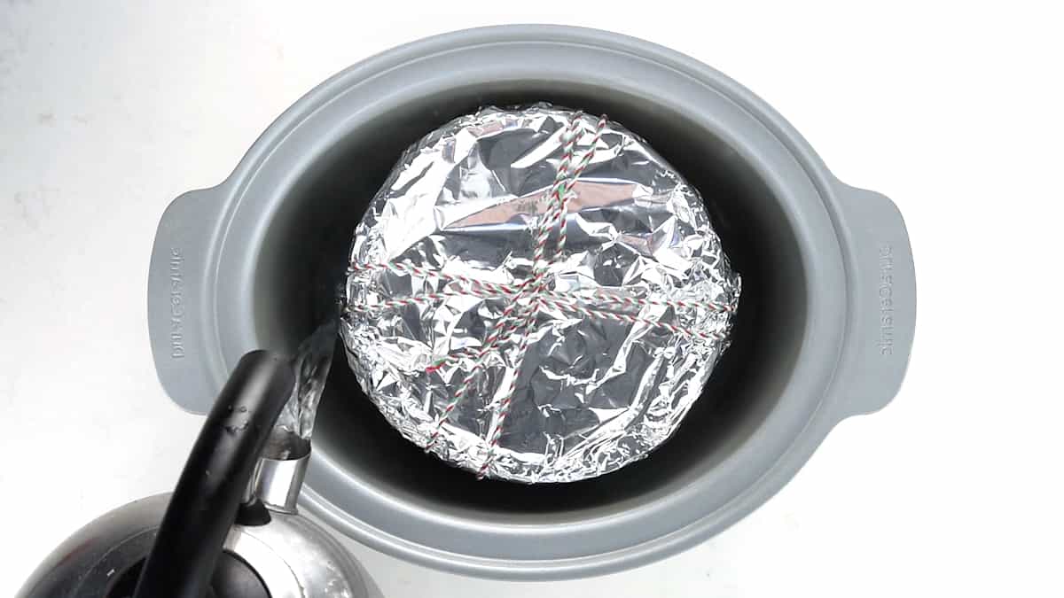 Steaming a Christmas pudding in the slow cooker
