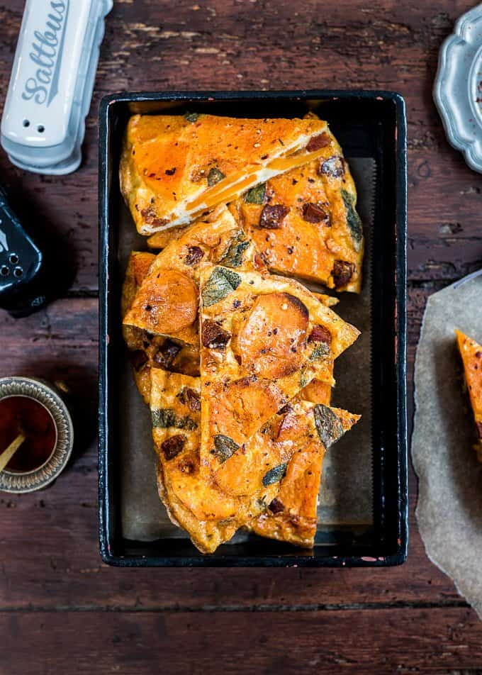 This Spanish-style tortilla with chorizo, sweet potatoes and squash can be eaten hot or cold and makes a great portable snack. Visit the collaborative board "DIY bloggers for Volkswagen" for more inspiring recipes and ideas. https://uk.pinterest.com/volkswagen/diy-bloggers-for-volkswagen/