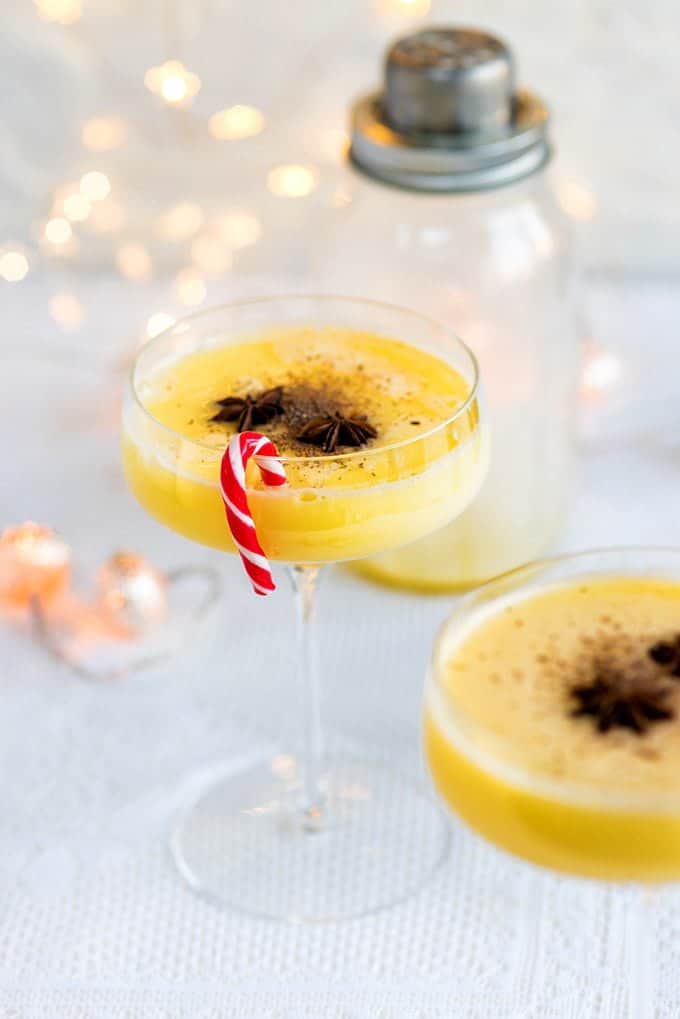 Snowball festive cocktail with Advocaat