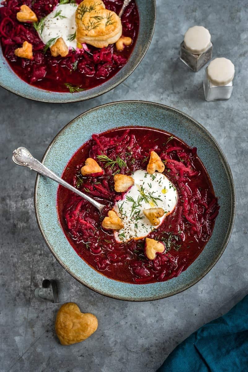 Simple vegetarian borscht soup - incredibly vibrant and unbelievably delicious. Serve with sour cream, fresh dill and puff pastry hearts ❤️ 