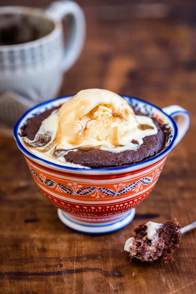 If you are in need of near instant chocolatey gratification – or in need of dessert in a hurry – this chocolate Nutella mug cake has your back!