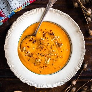 This vegan African sweet potato soup is hot, spicy and packed with flavour | Supergolden Bakes