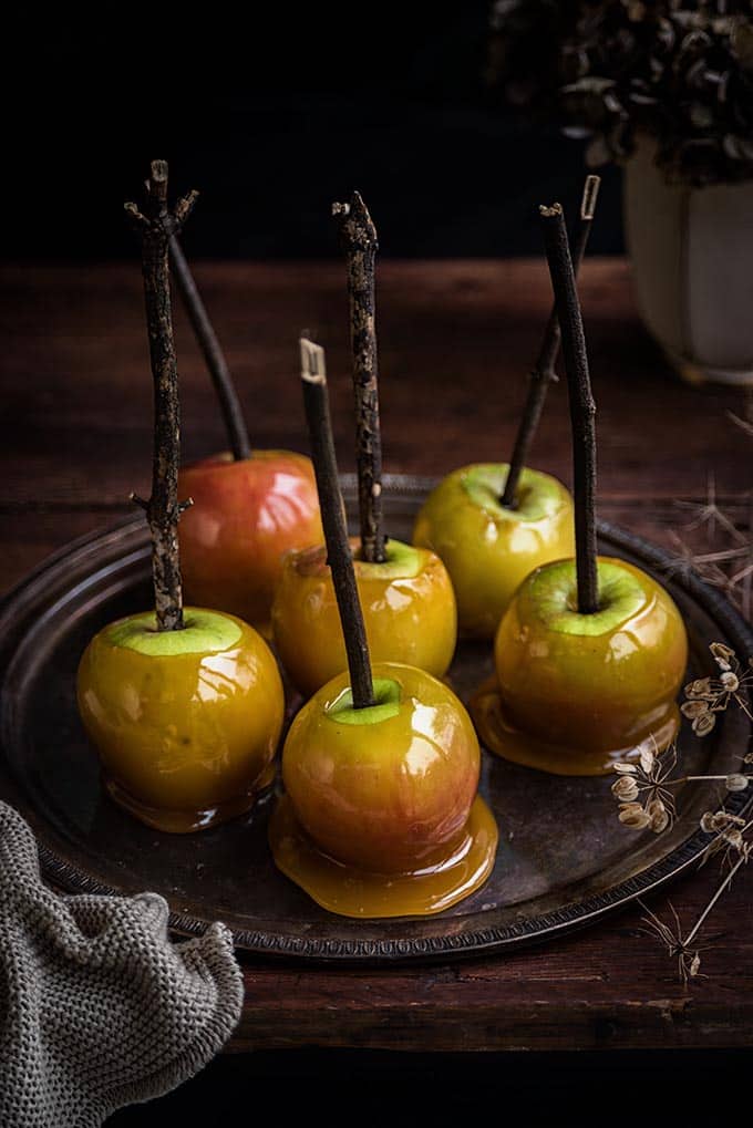 How to make delicious toffee apples for Halloween | Supergolden Bakes