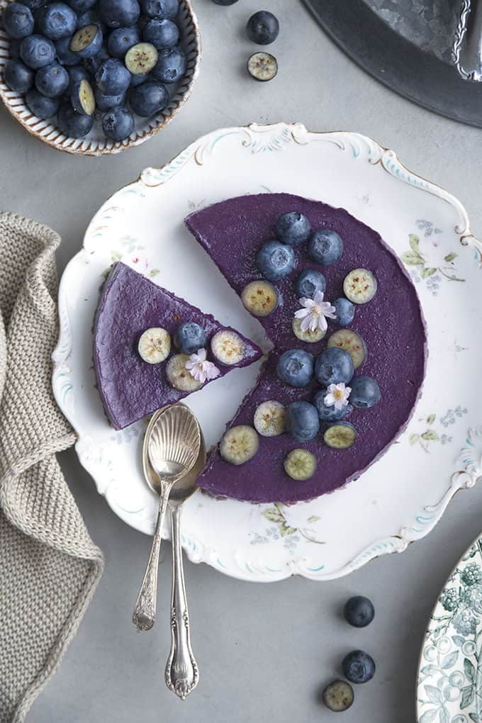 This raw vegan blueberry smoothie cake is perfect for a touch of sweetness and a whole lot of goodness! A lighter, dairy-free, gluten-free and naturally sweetened treat, bursting with blueberries!