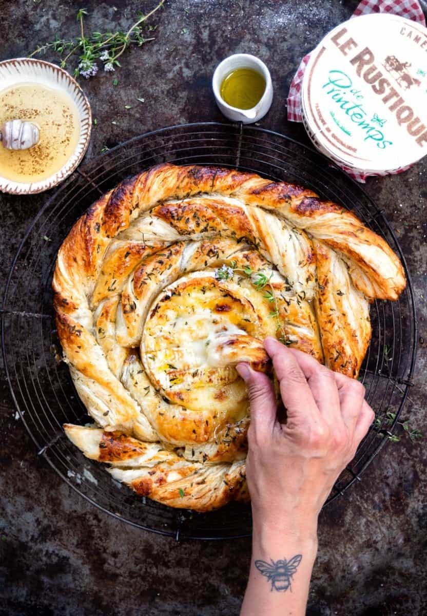 Delicious baked camembert with puff pastry
