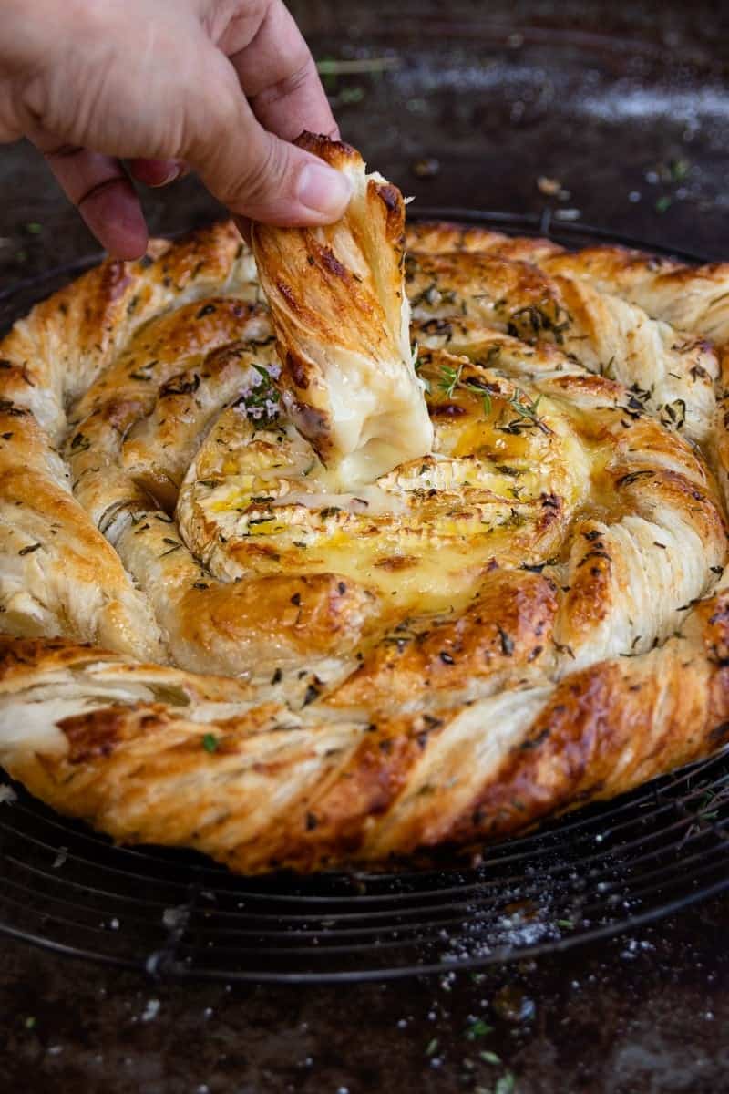 Dip into the baked camembert with the puff pastry