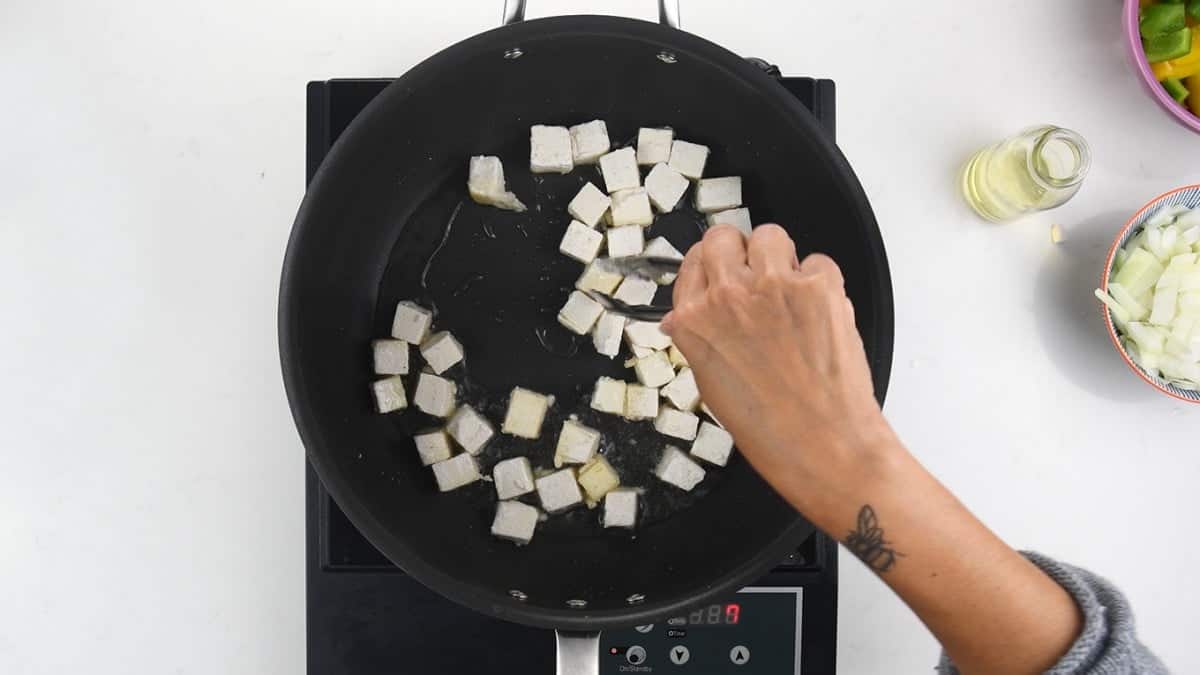 Making crispy tofu