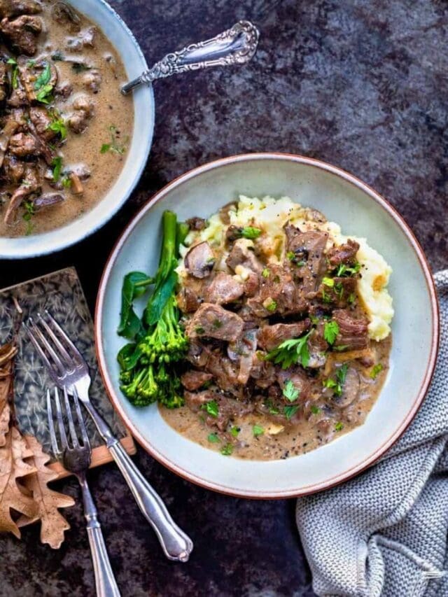 Slow Cooker Braised Steak With Rich Gravy - Supergolden Bakes