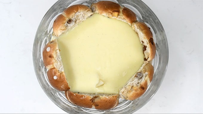 hot cross bun trifle