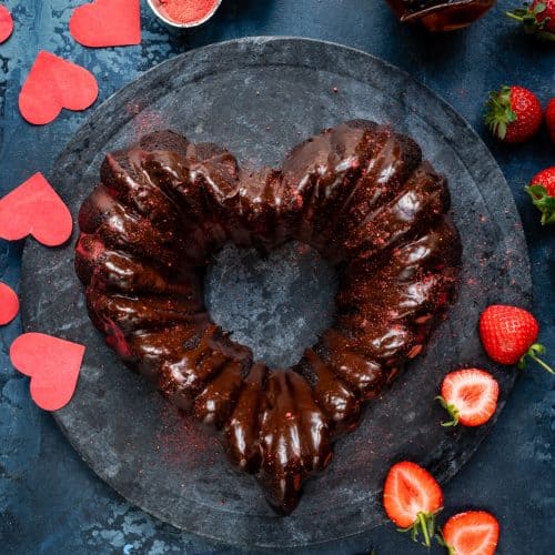 https://www.supergoldenbakes.com/wordpress/wp-content/uploads/2020/02/Valentines_Cake-500x500.jpg