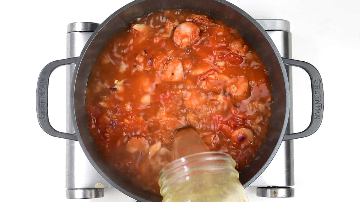 adding chicken stock to tomato based pasta sauce