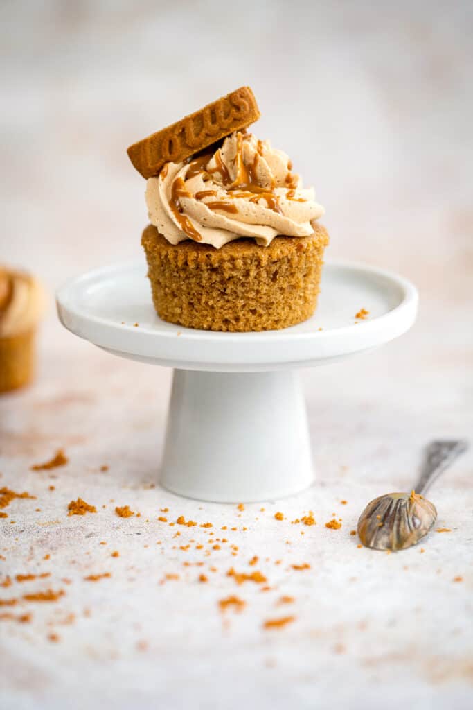 Biscoff cupcake on a small stand