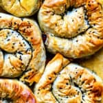 spiral vegetable pies with sesame seeds