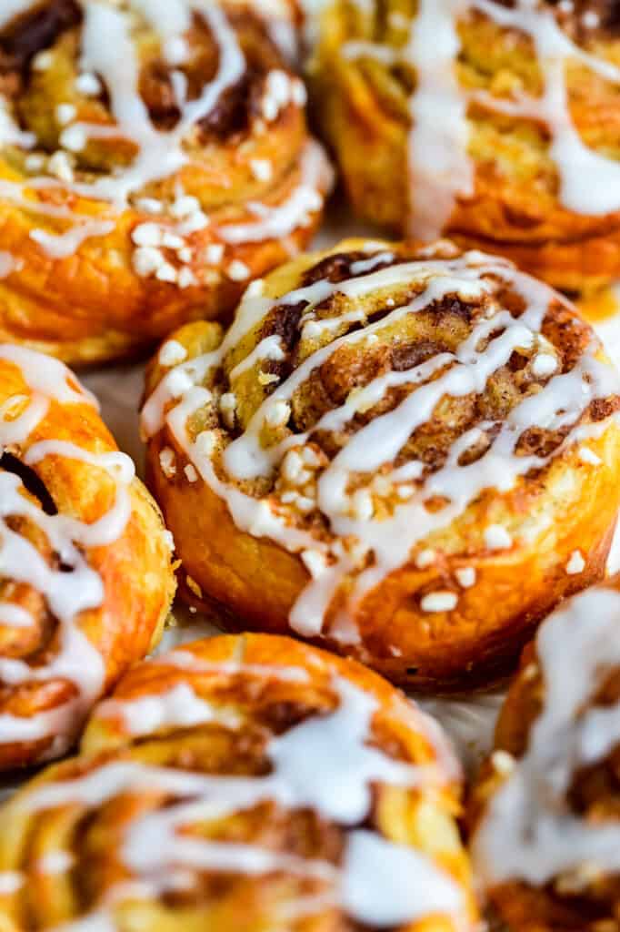 Close up on jus roll pastry cinnamon rolls