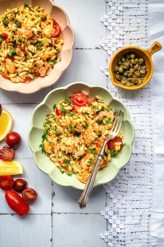 Orzo with prawns served in to bowls