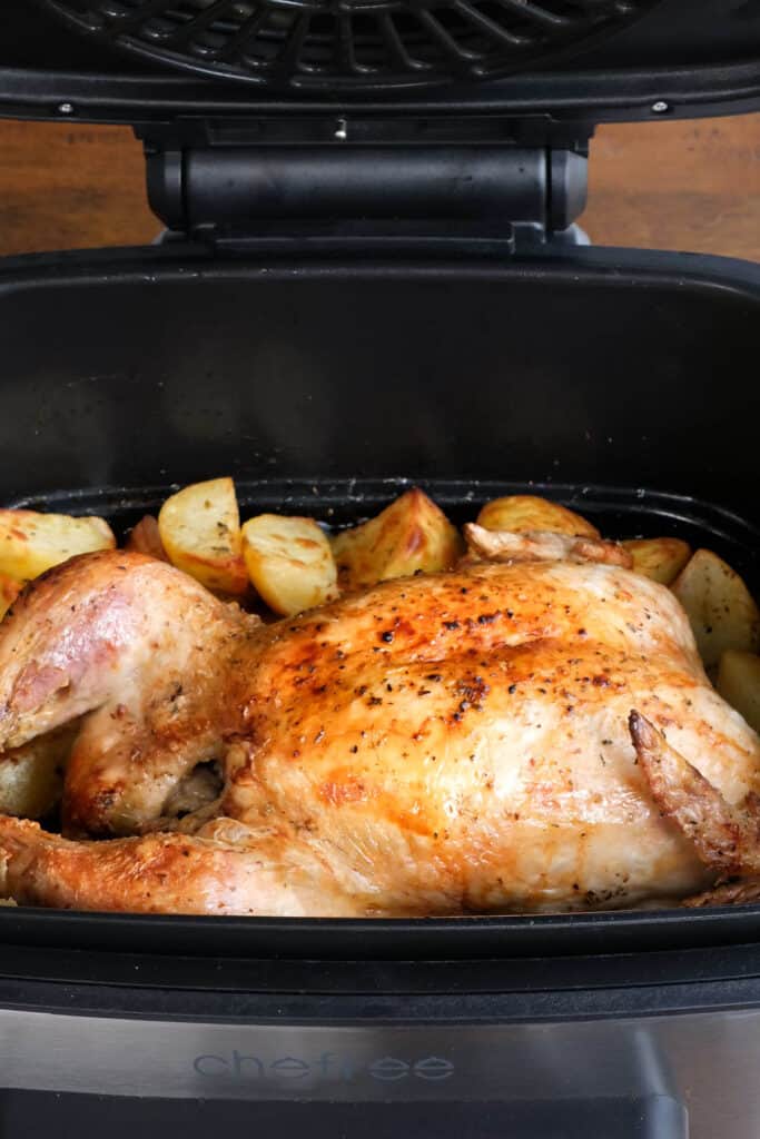 Whole chicken and potatoes in Chefree