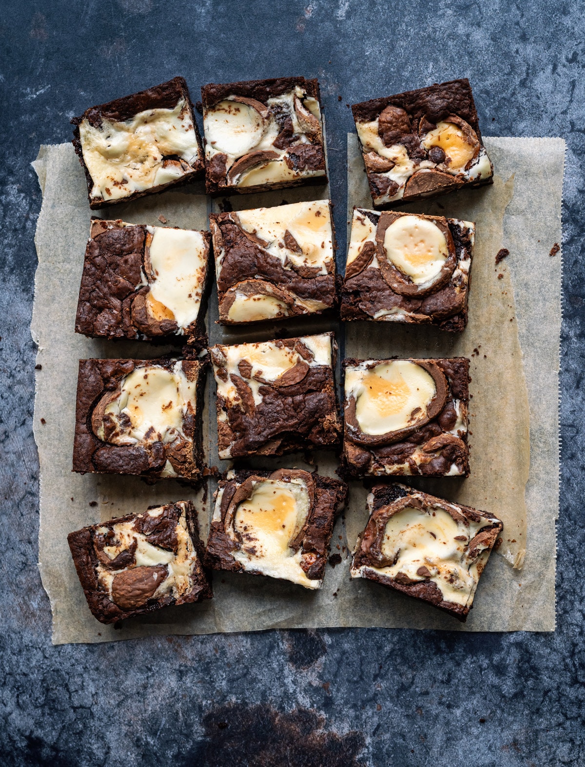 air-fryer-creme-egg-brownies-supergolden-bakes