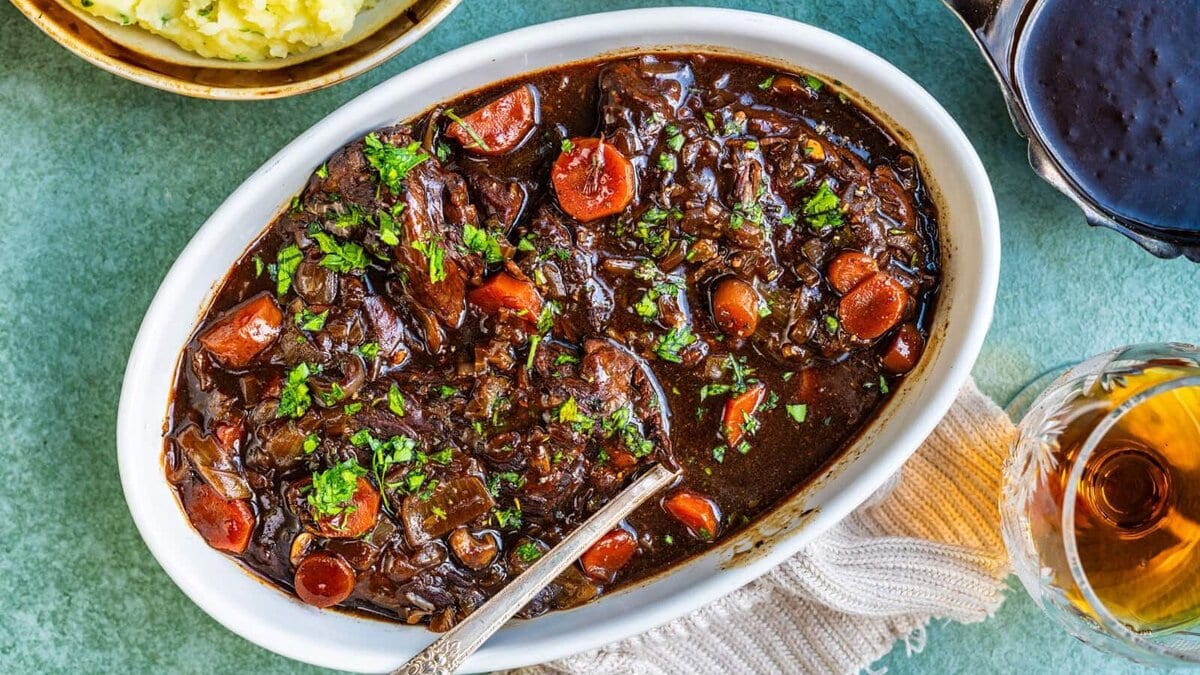 Slow Cooker Braised Steak With Rich Gravy - Supergolden Bakes