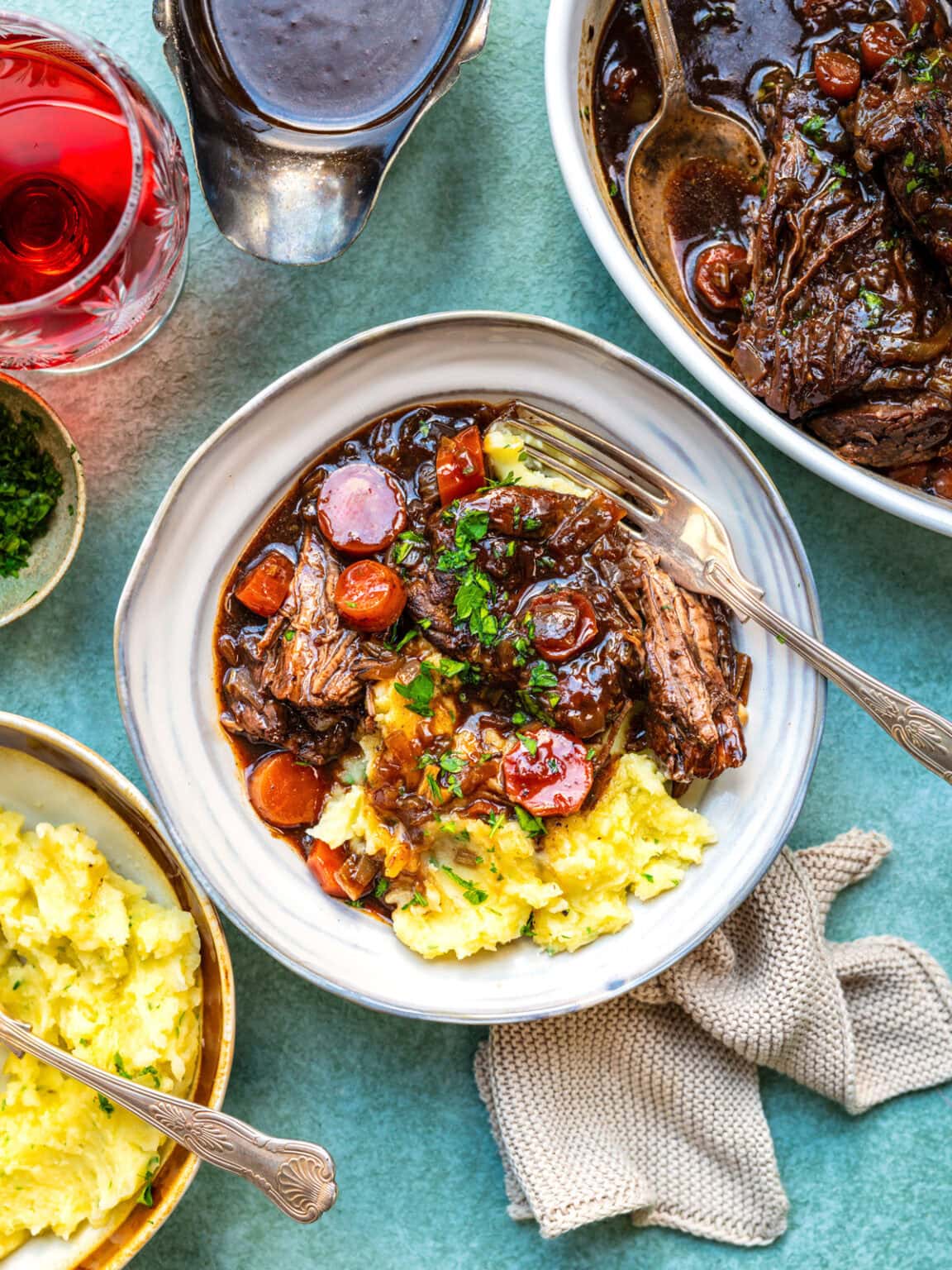 Slow Cooker Braised Steak With Rich Gravy - Supergolden Bakes