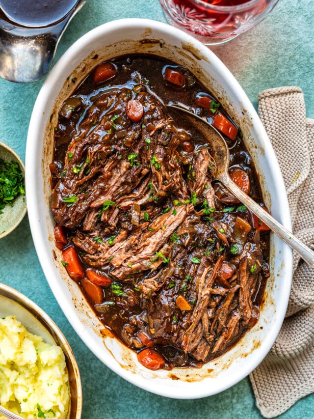 Slow Cooker Braised Steak With Rich Gravy - Supergolden Bakes