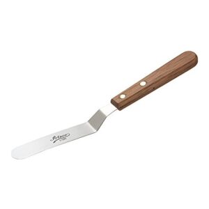 Offset spatula with a wooden handle and a metal blade, featuring the Atteco brand name on the blade. The handle has two metal rivets securing it.